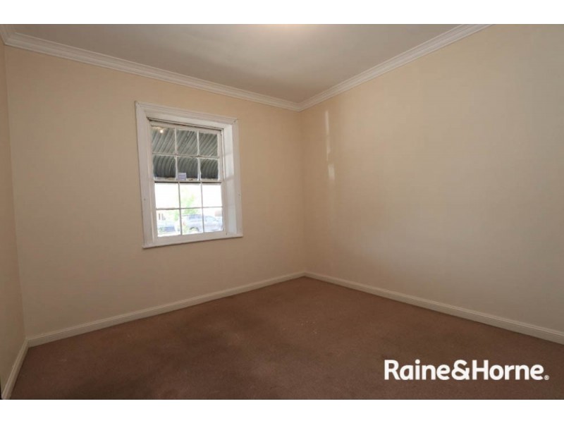 179 Stewart St, Bathurst NSW 2795