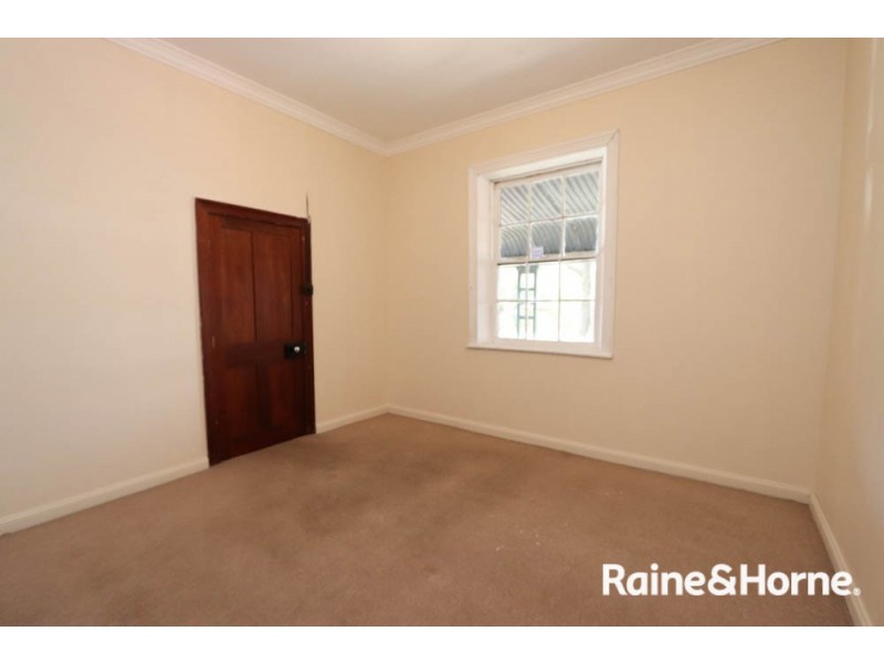 179 Stewart St, Bathurst NSW 2795