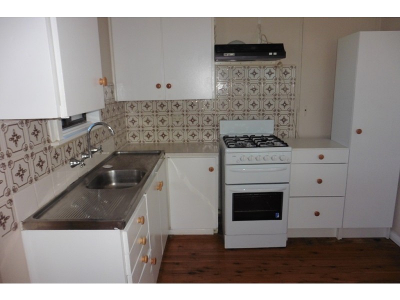 6 Aroo, Bathurst NSW 2795