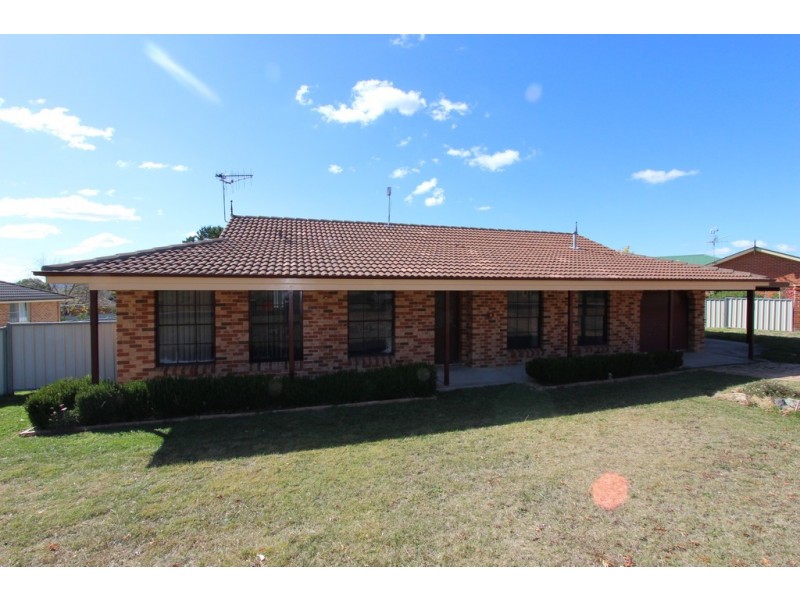 3 Pryce Parade, Bathurst NSW 2795