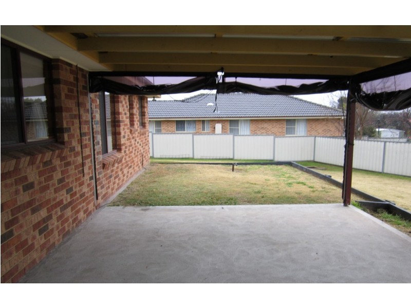 3 Pryce Parade, Bathurst NSW 2795