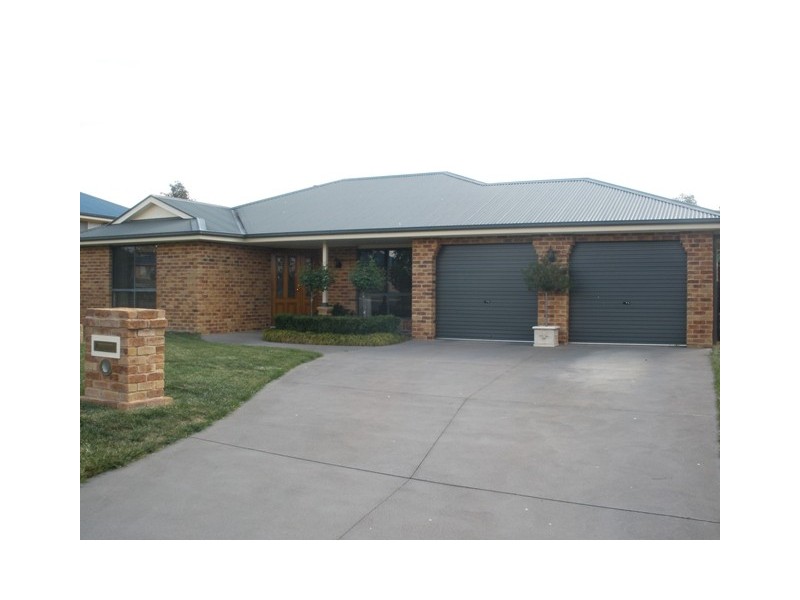 46 Hughes Street, Kelso NSW 2795