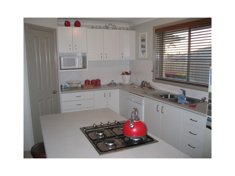 65 Ashworth Drive, Bathurst NSW 2795