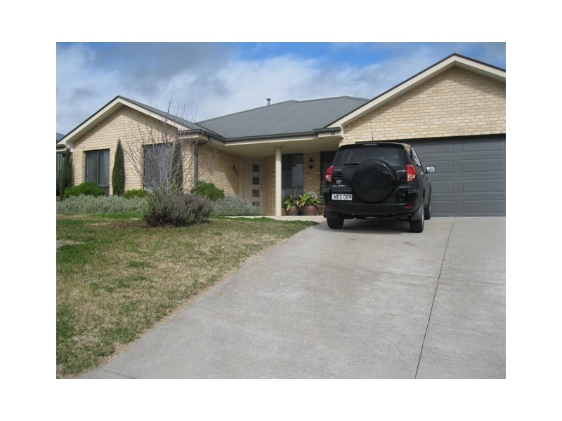 18 Tandora St, Kelso NSW 2795