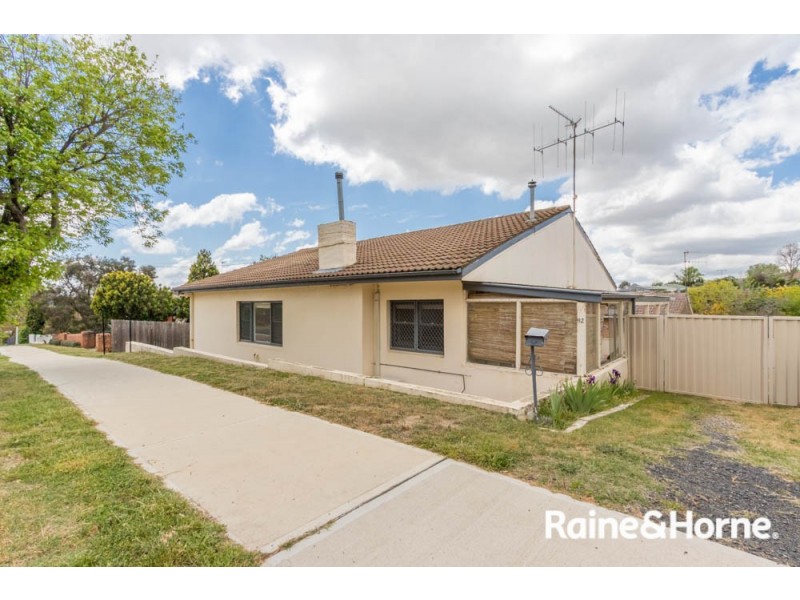 92 Esrom Street, West Bathurst NSW 2795