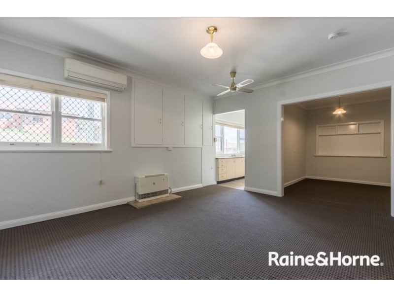 92 Esrom Street, West Bathurst NSW 2795