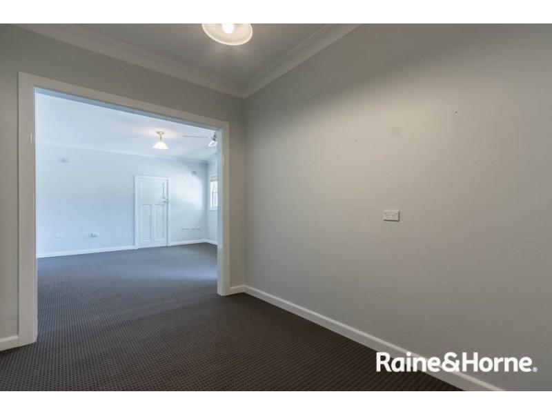 92 Esrom Street, West Bathurst NSW 2795