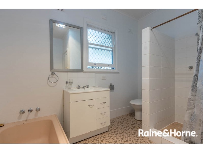 92 Esrom Street, West Bathurst NSW 2795