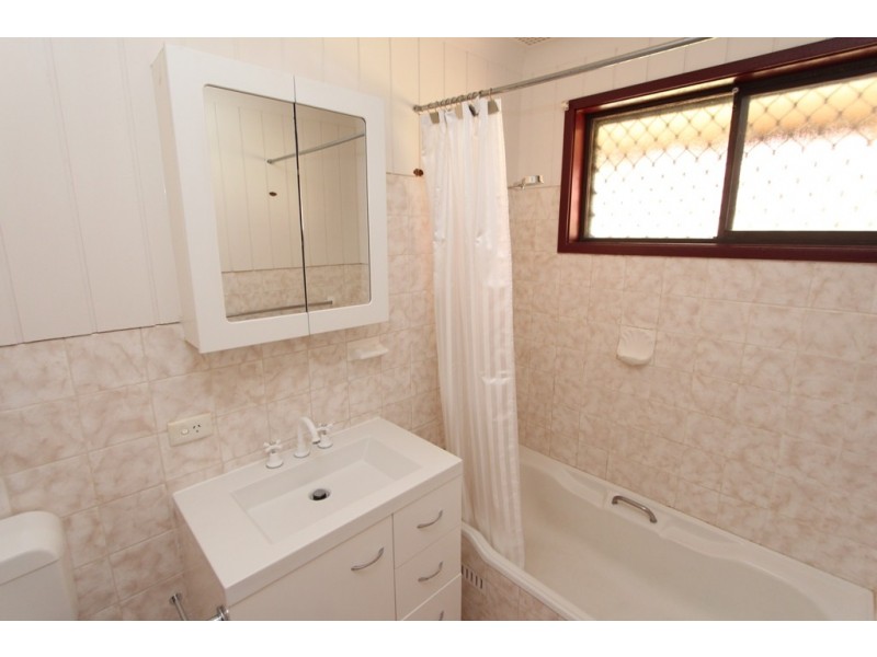 18 Casey Circuit, Bathurst NSW 2795