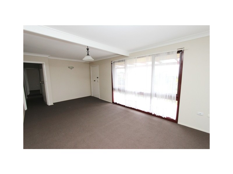 18 Casey Circuit, Bathurst NSW 2795