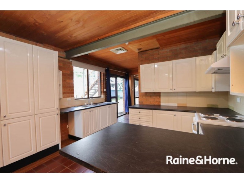 10 Miriyan drive, Bathurst NSW 2795