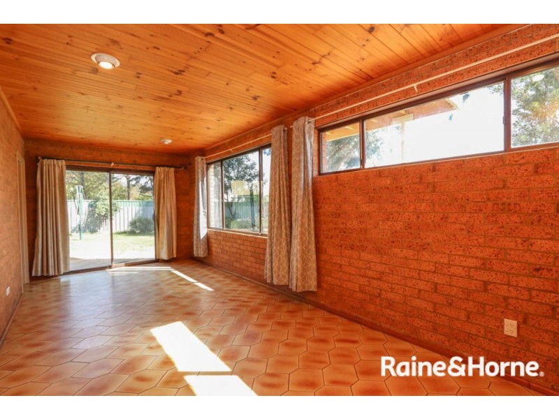 10 Miriyan drive, Bathurst NSW 2795