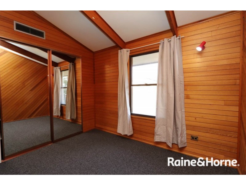 10 Miriyan drive, Bathurst NSW 2795
