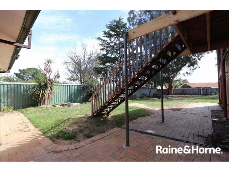 10 Miriyan drive, Bathurst NSW 2795