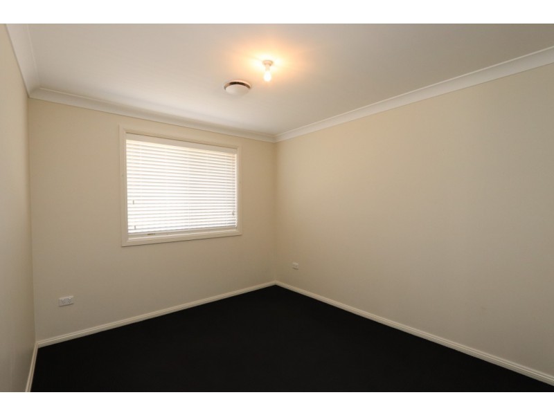 1a Carlyle Ave, Llanarth NSW 2795