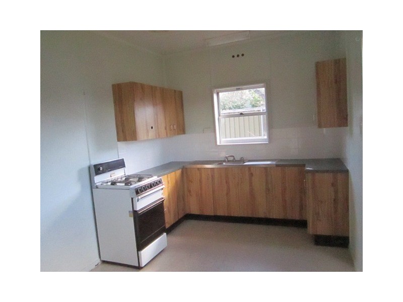 18 Parnham, Bathurst NSW 2795