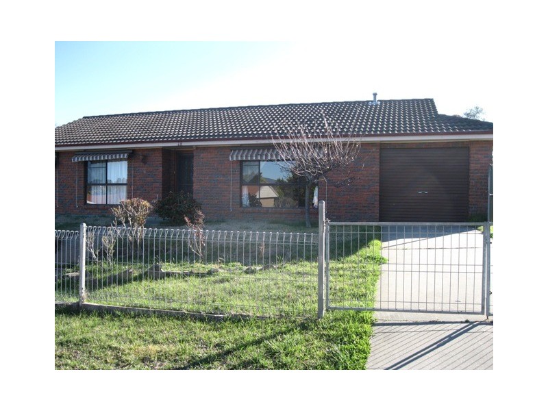 2 Elm Place, Kelso NSW 2795