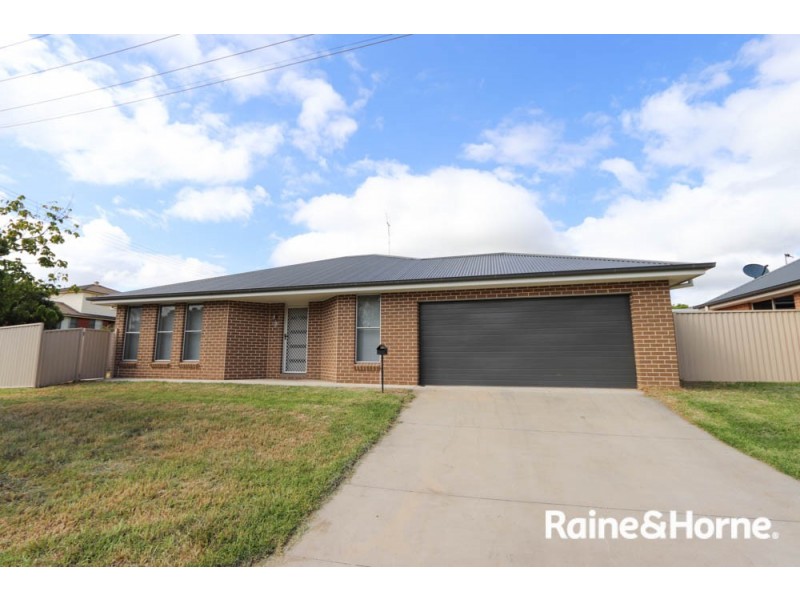 18 Alma St, Bathurst NSW 2795
