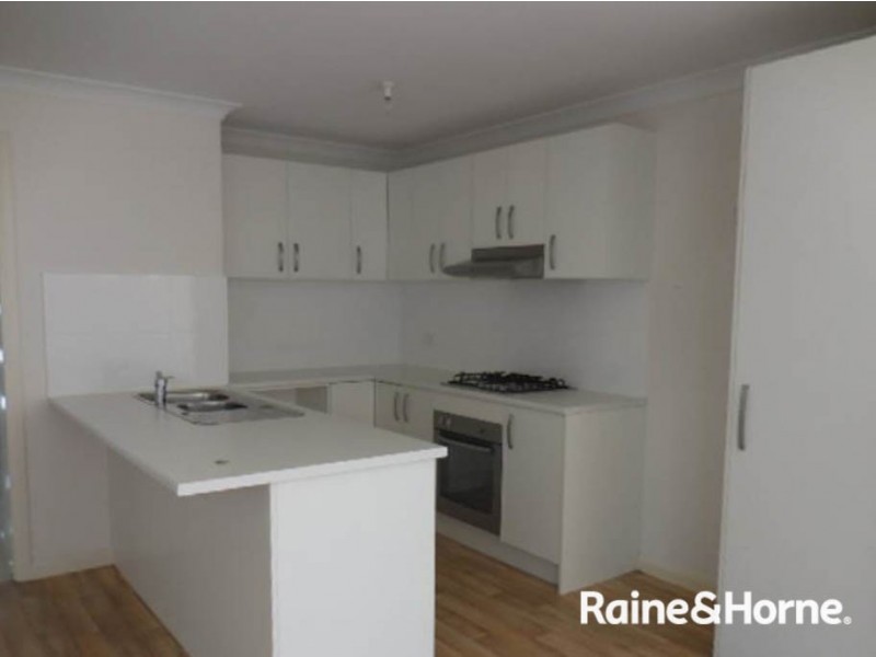 18 Alma St, Bathurst NSW 2795