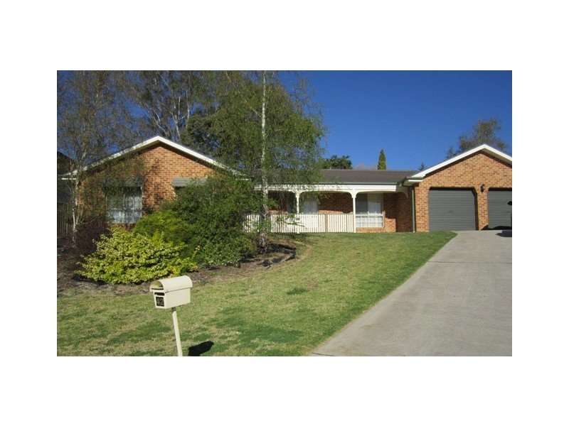 42 Kurumben Pl, Bathurst NSW 2795