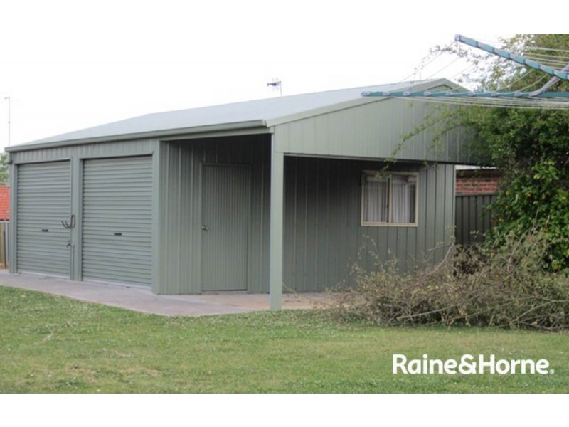 92 Stewart, Bathurst NSW 2795