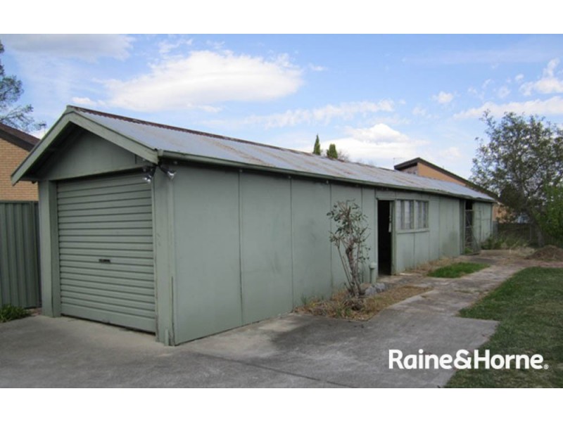 92 Stewart, Bathurst NSW 2795