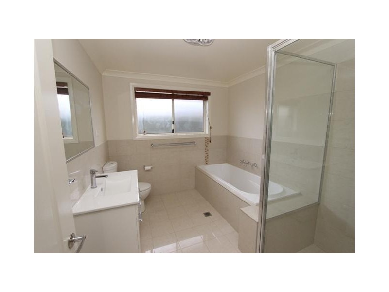 37 Blaxland Drive, Bathurst NSW 2795