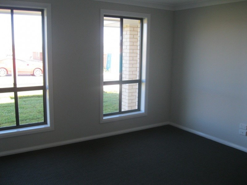 30 Blaxland Drive, Llanarth NSW 2795