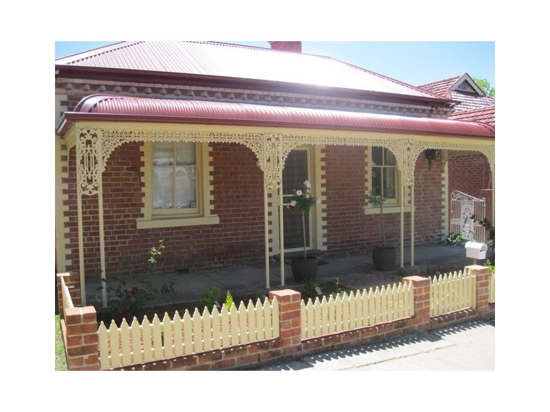 215 Piper Street, Bathurst NSW 2795