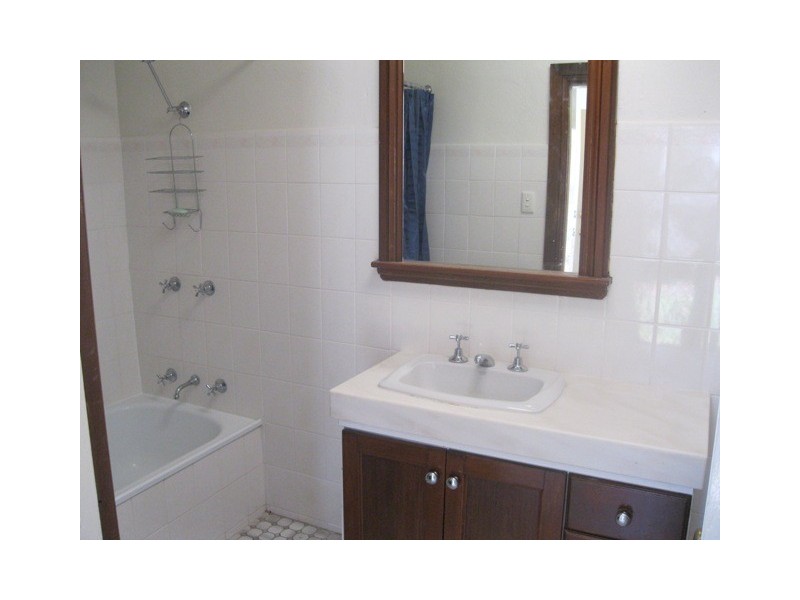 215 Piper Street, Bathurst NSW 2795