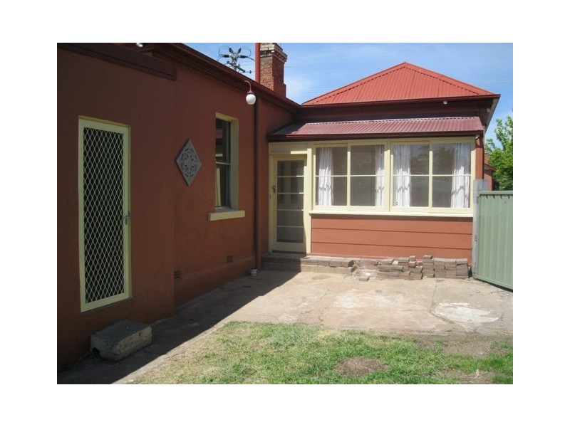 215 Piper Street, Bathurst NSW 2795