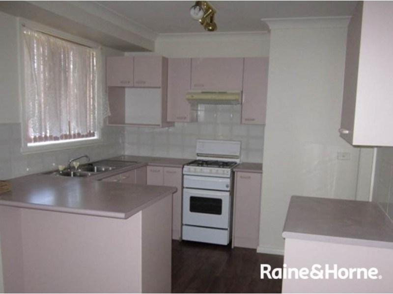 8 Charles Place, Kelso NSW 2795