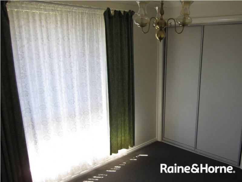8 Charles Place, Kelso NSW 2795