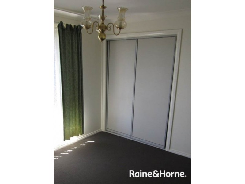 8 Charles Place, Kelso NSW 2795
