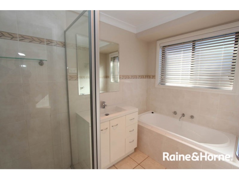 9A Jarrah Court, Kelso NSW 2795