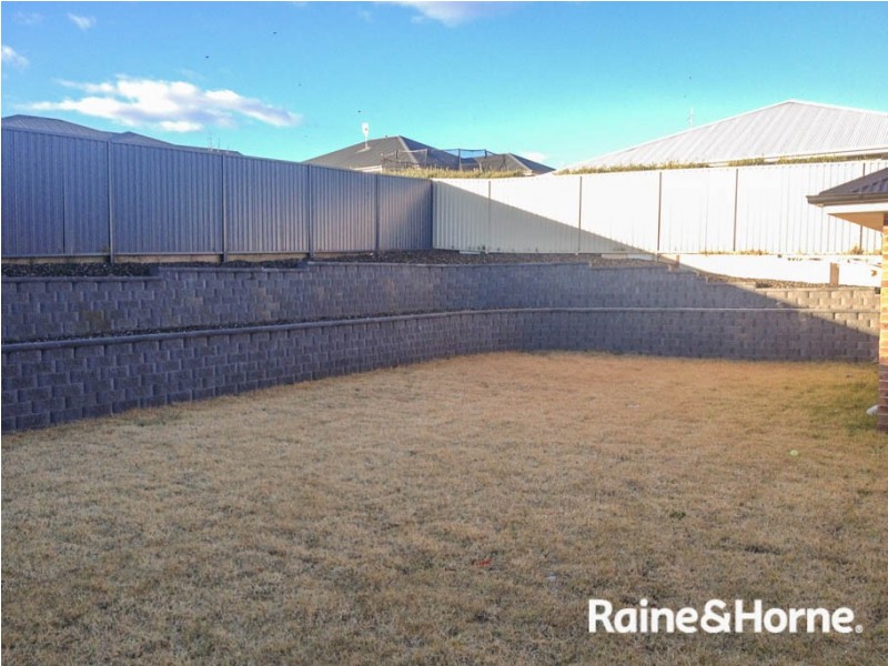 9A Jarrah Court, Kelso NSW 2795