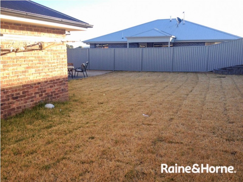 9A Jarrah Court, Kelso NSW 2795