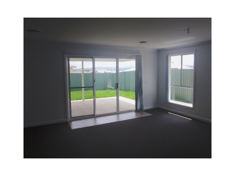 39 Blaxland Dr, Bathurst NSW 2795