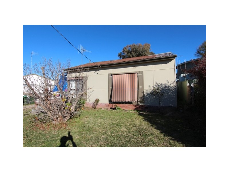 15 Alamein Walk, Bathurst NSW 2795