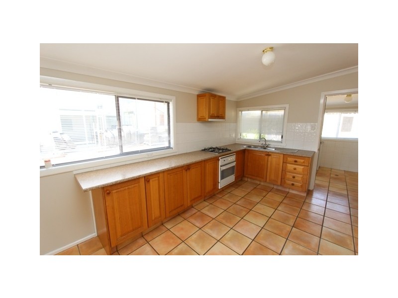 96 Durham St, Bathurst NSW 2795