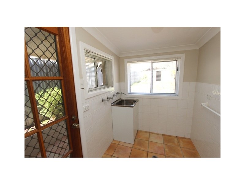 96 Durham St, Bathurst NSW 2795