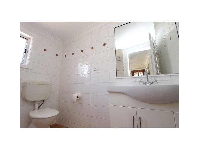 96 Durham St, Bathurst NSW 2795