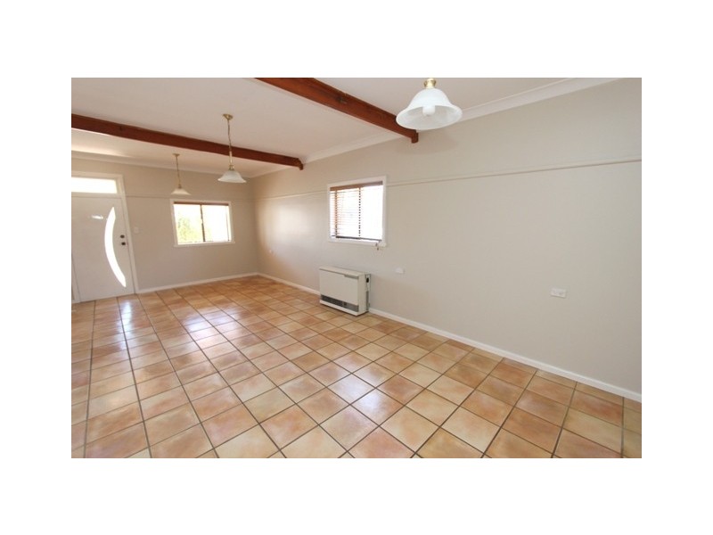 96 Durham St, Bathurst NSW 2795
