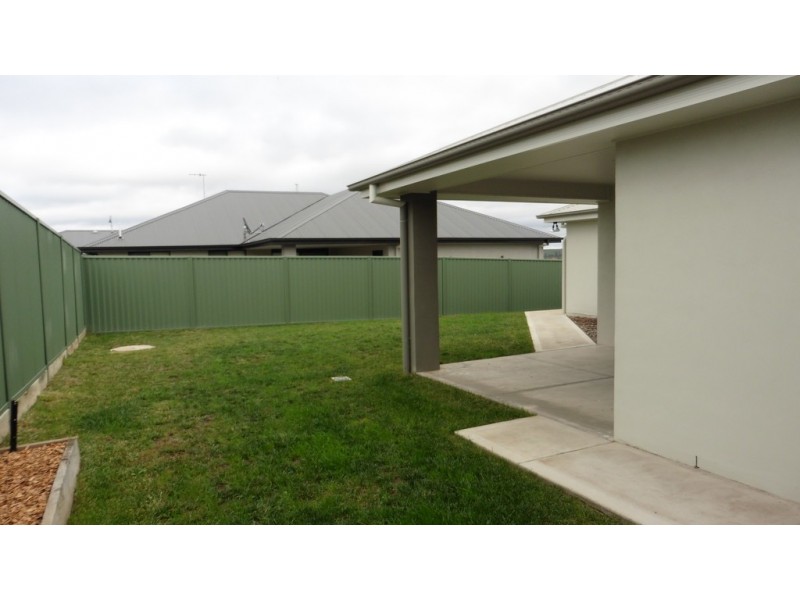 78 Swanbrooke, Bathurst NSW 2795
