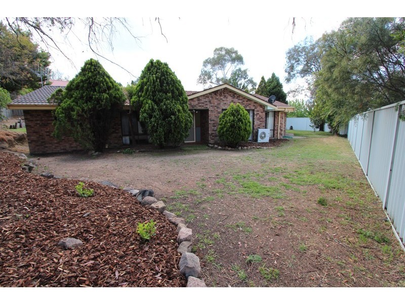 18 Cousins Pl, Bathurst NSW 2795
