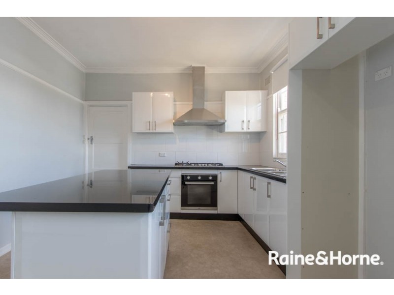 438 Howick Street, West Bathurst NSW 2795