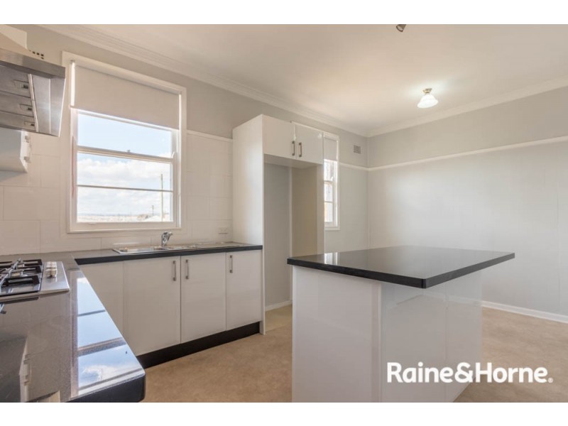438 Howick Street, West Bathurst NSW 2795