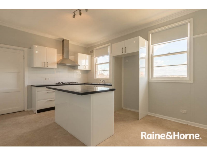 438 Howick Street, West Bathurst NSW 2795