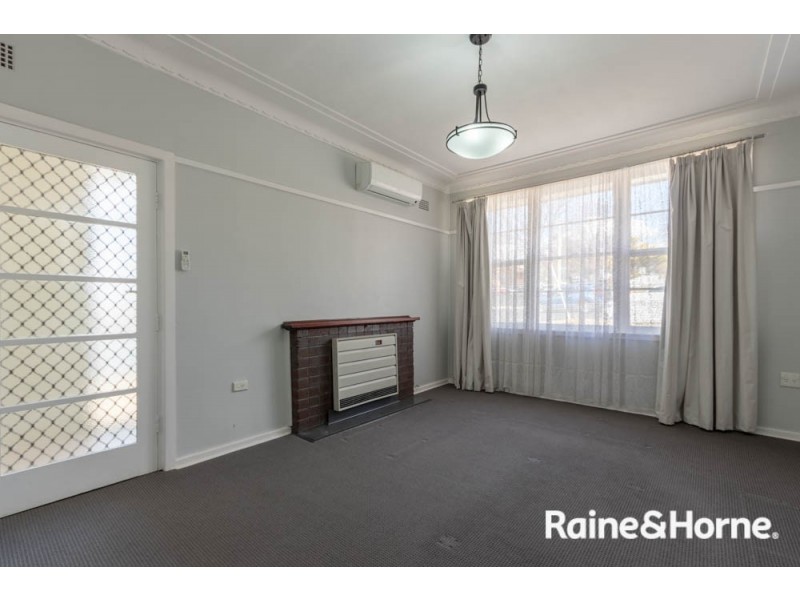 438 Howick Street, West Bathurst NSW 2795