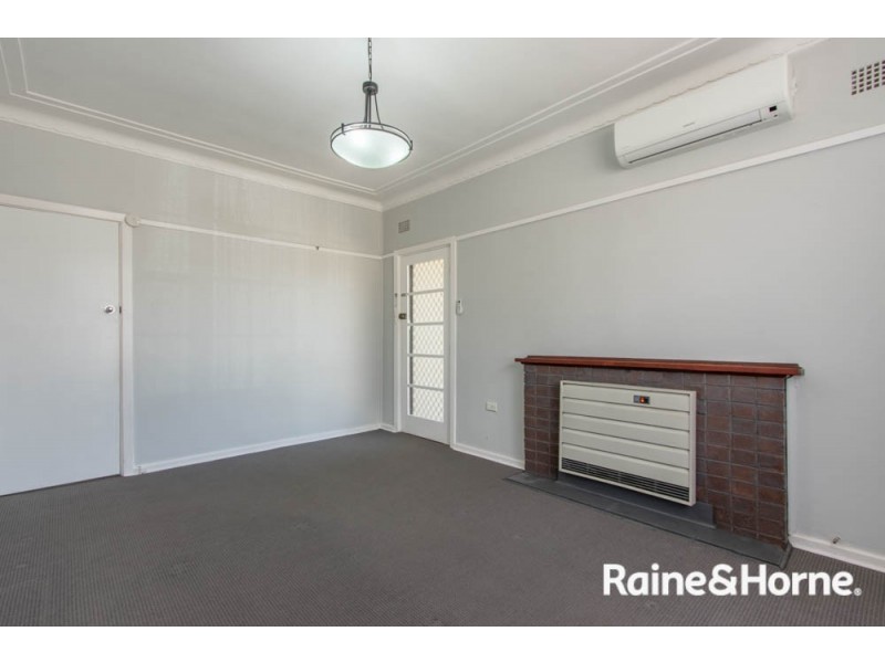 438 Howick Street, West Bathurst NSW 2795